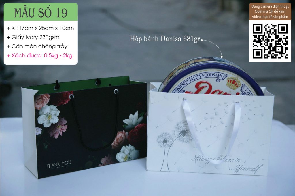 Túi giấy quai Ruy băng - Paper bags with ribbon handles