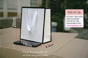 Túi giấy đựng Mỹ phẩm cao cấp do công ty Vũ Thị sản xuất